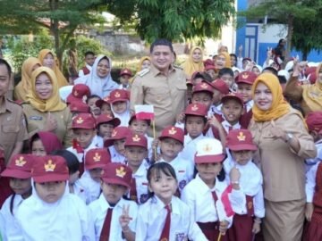 seragam sekolah gratis